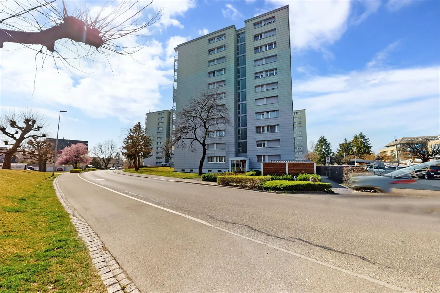 Grosszügige und moderne Wohnung - Foto 2 von 6