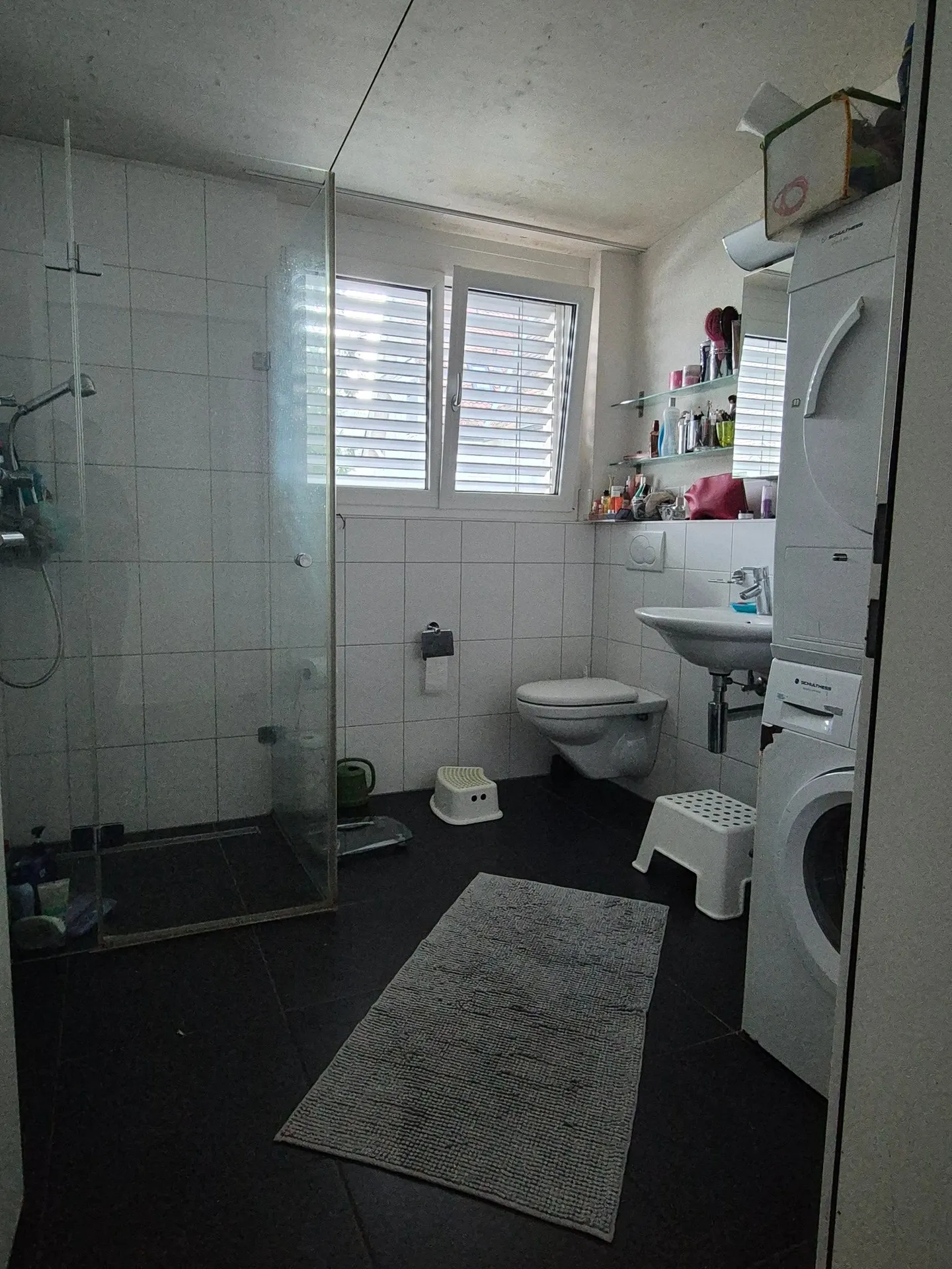 Geräumiges Penthouse mit Balkon - Foto 5 von 8