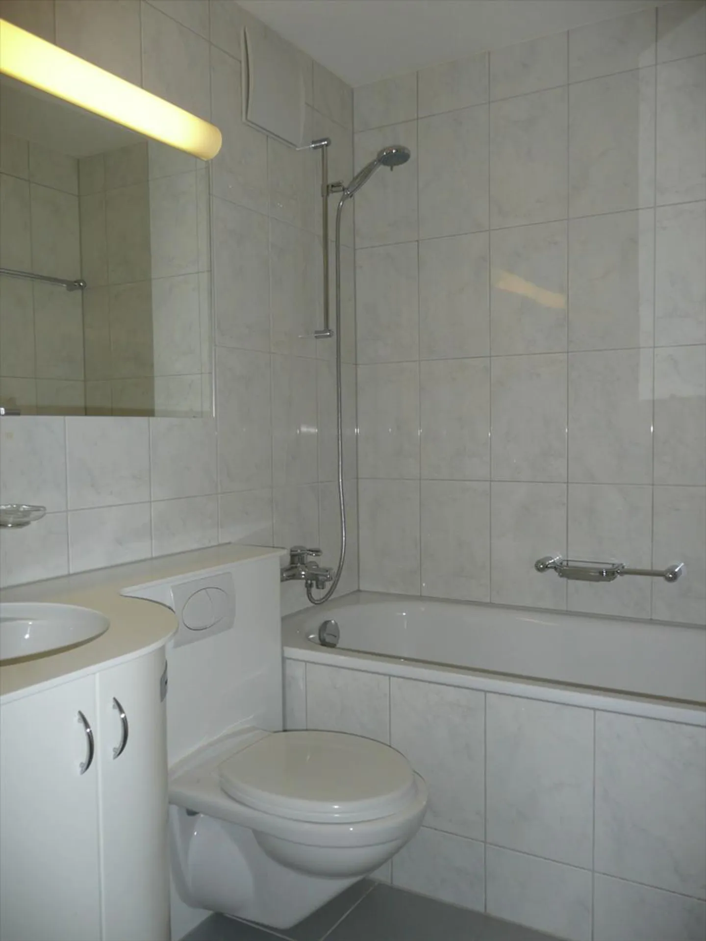 Grosszügige und moderne Wohnung - Foto 6 von 6