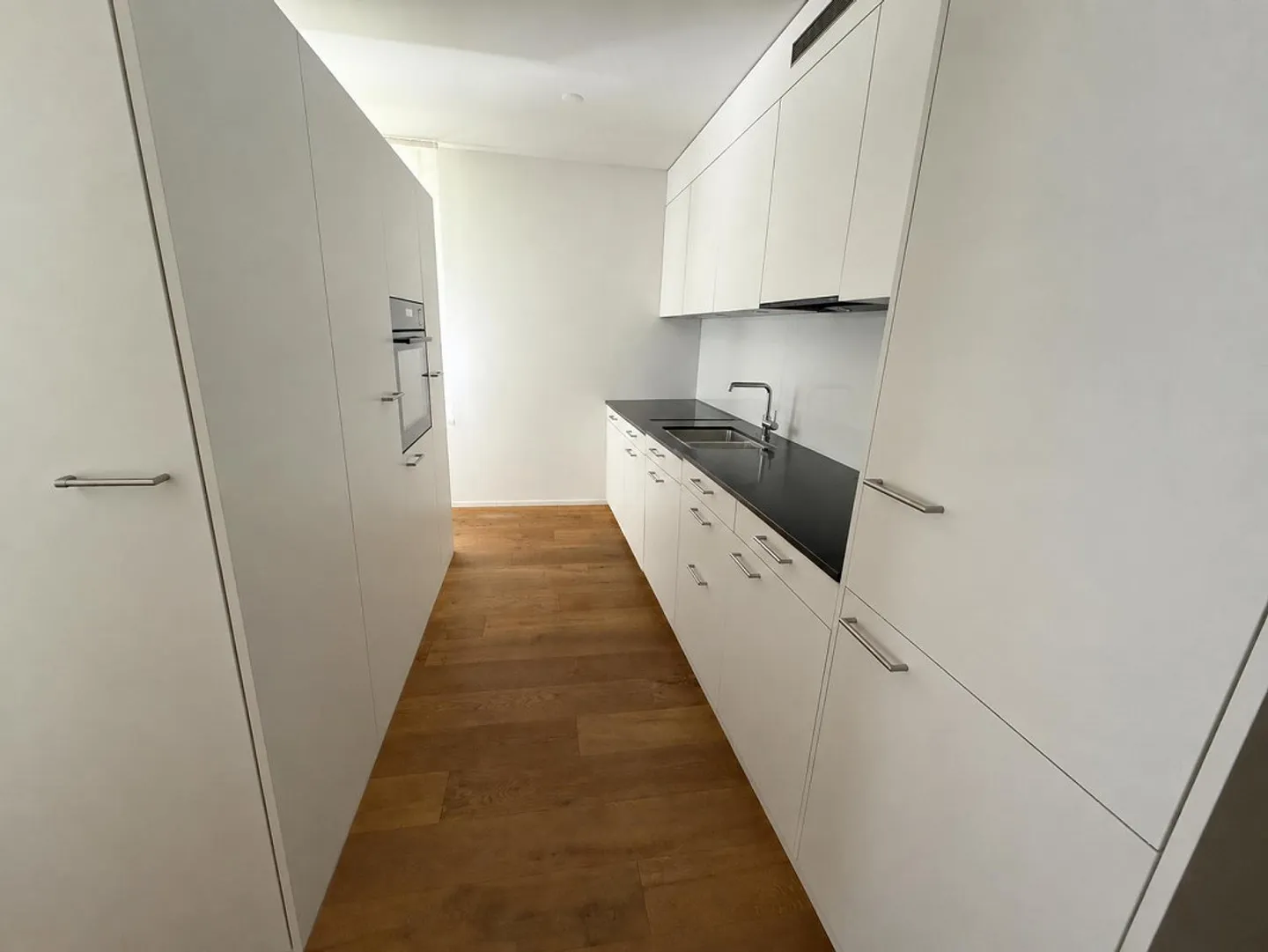 Moderne 2.5-Zimmer-Wohnung mit Aussicht - Foto 5 von 7
