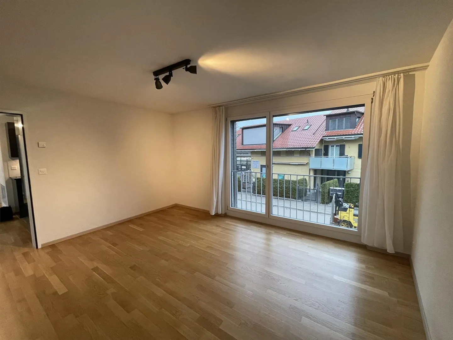 Moderno appartamento di 2,5 stanze con due balconi coperti - Foto 2 di 10