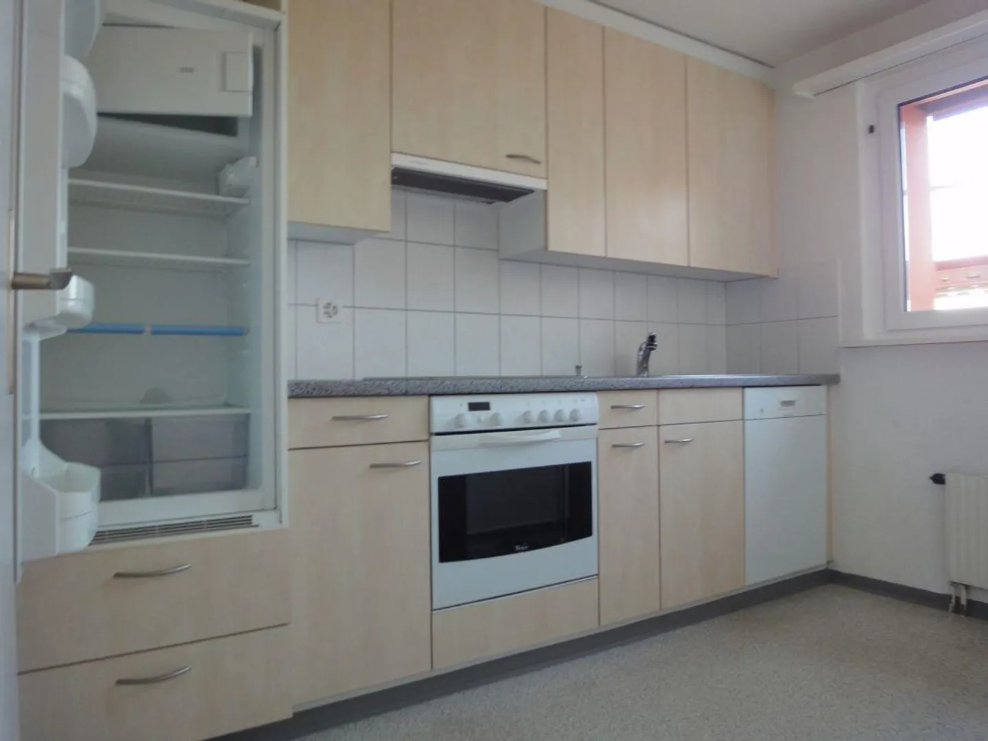 Modern 4.5 Room Apartment in the Center - Photo 3 of 7