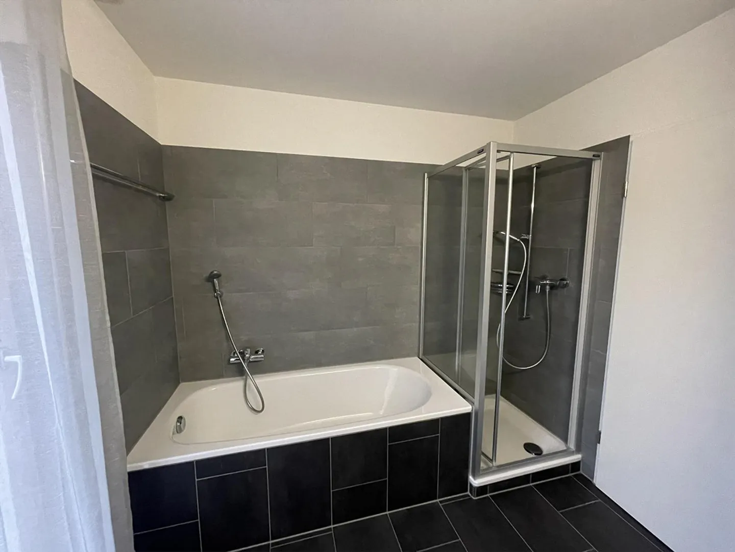Moderno appartamento di 2,5 stanze con due balconi coperti - Foto 6 di 10