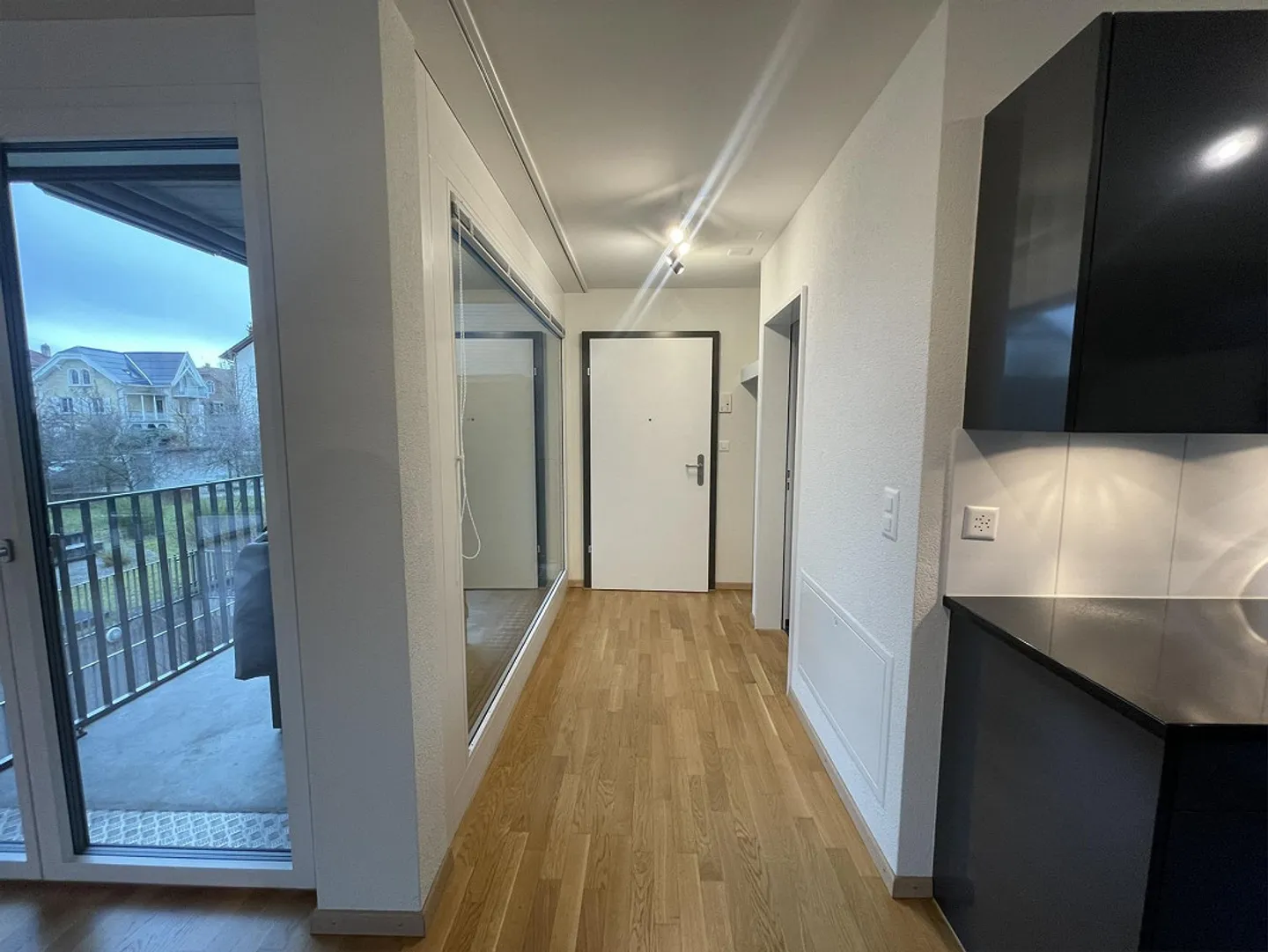 Moderno appartamento di 2,5 stanze con due balconi coperti - Foto 7 di 10
