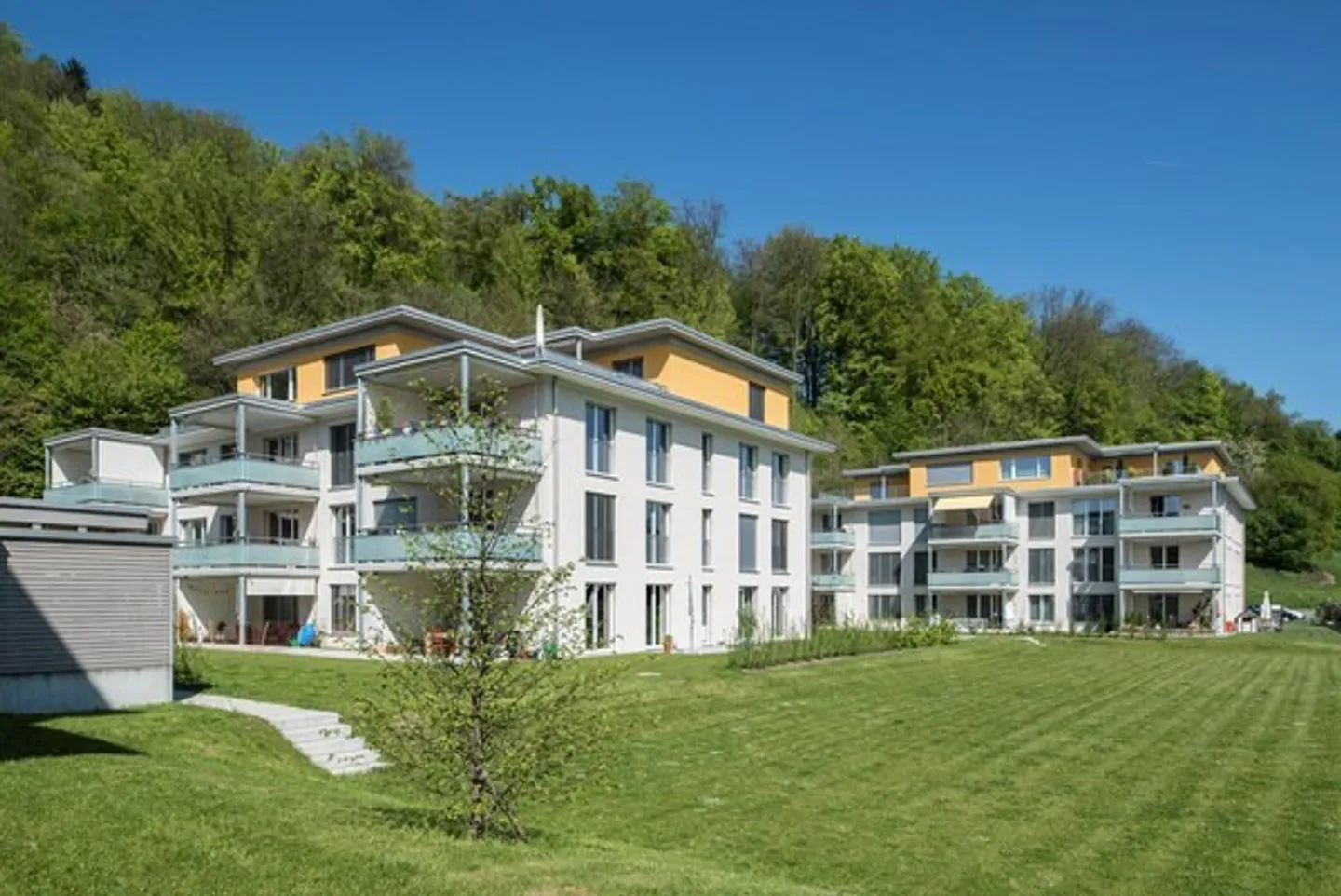 Beautiful penthouse apartment with a view of greenery! - Photo 1 of 7