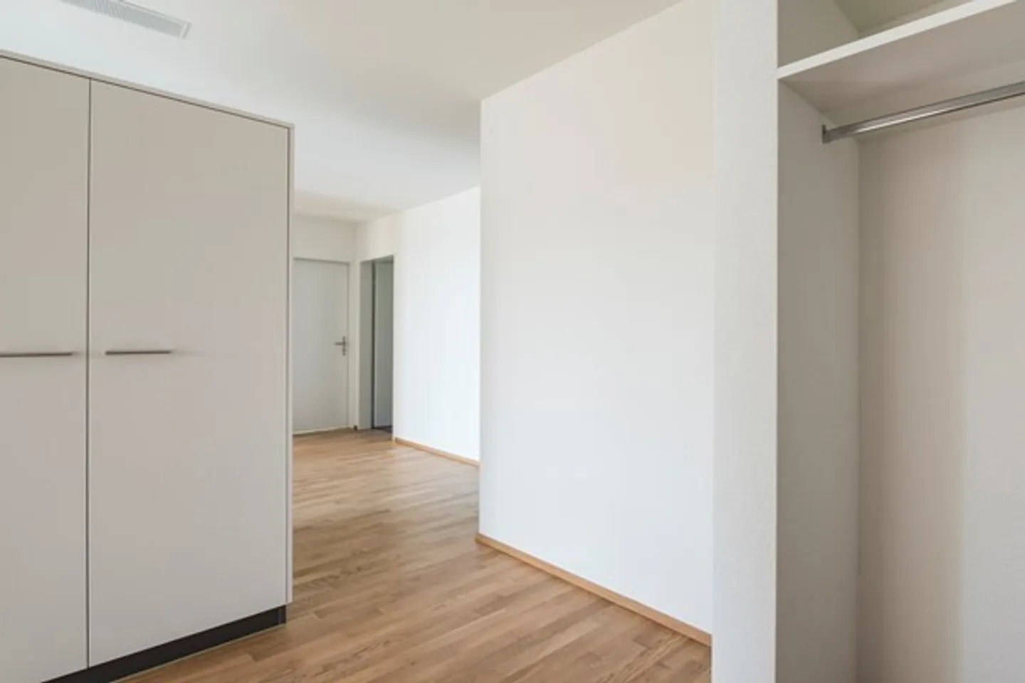 Beautiful penthouse apartment with a view of greenery! - Photo 2 of 7