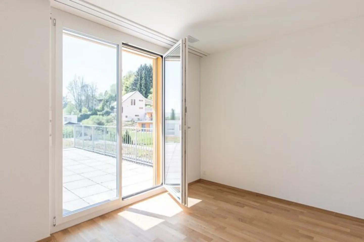 Beautiful penthouse apartment with a view of greenery! - Photo 7 of 7