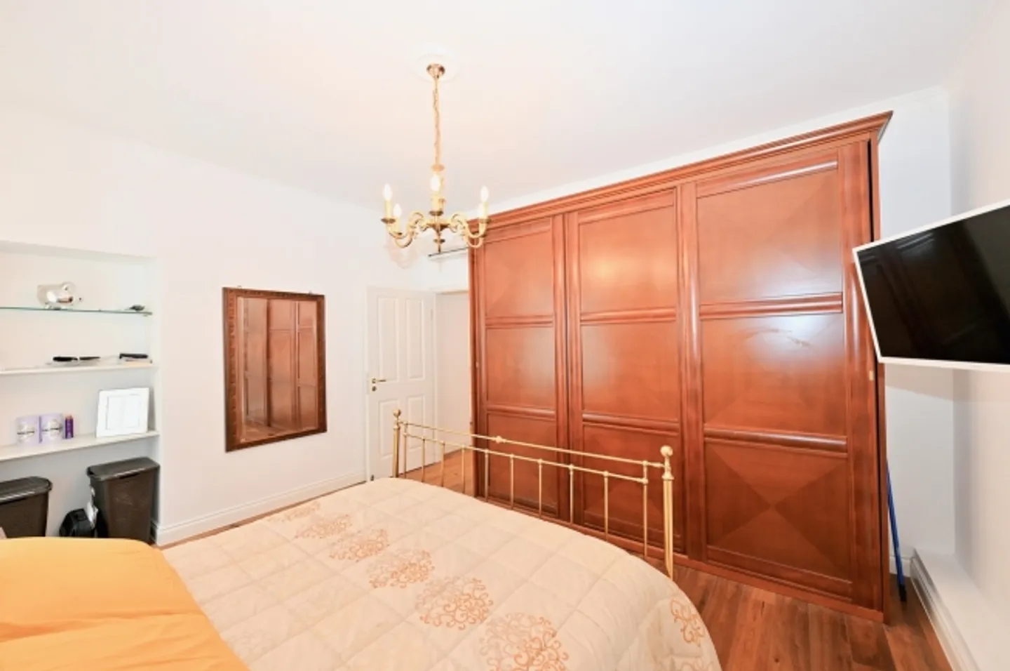 Elegant Duplex Penthouse in the Heart of Lugano - Photo 9 of 15