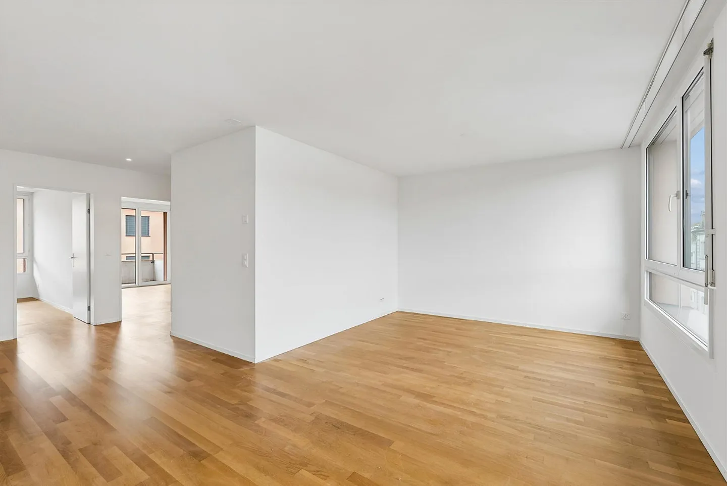 4.5 Room Maisonette Apartment in a Central Location in Rorschach - Photo 11 of 16