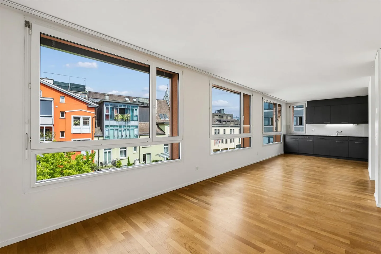 4.5 Room Maisonette Apartment in a Central Location in Rorschach - Photo 2 of 16