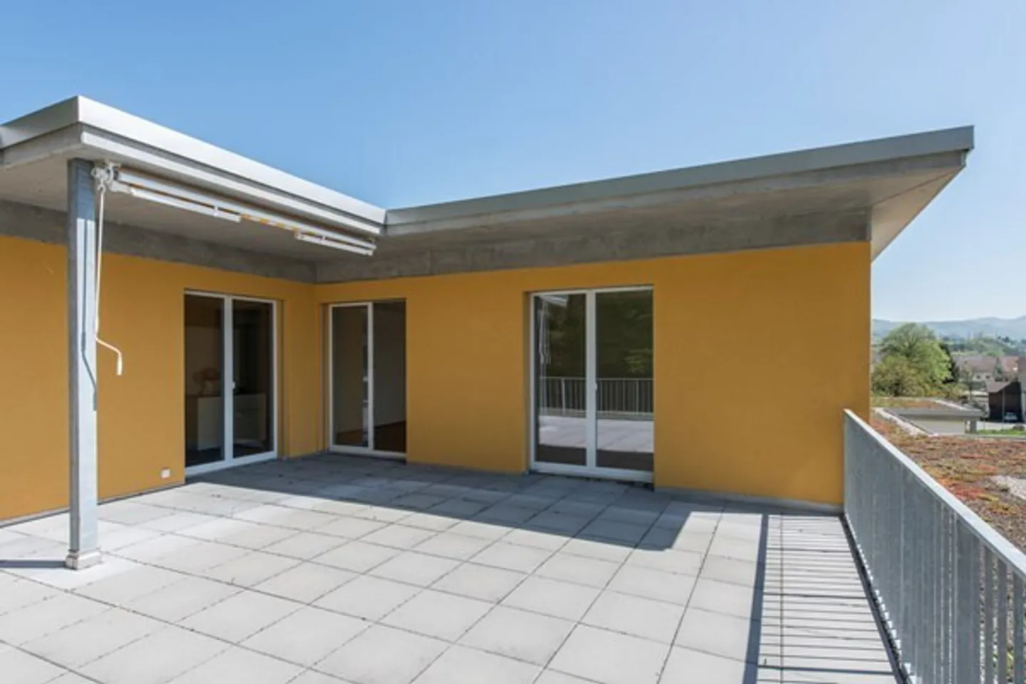 Beautiful penthouse apartment with a view of greenery! - Photo 6 of 7