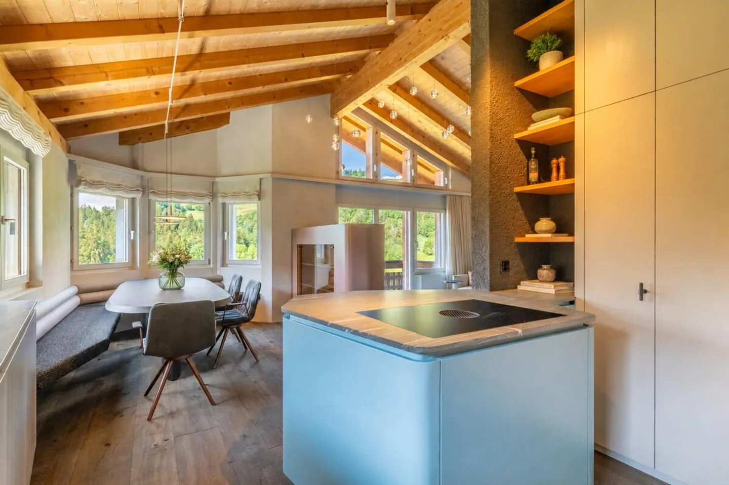 Laax: Alpine Living with View and Atmosphere - Photo 2 of 4