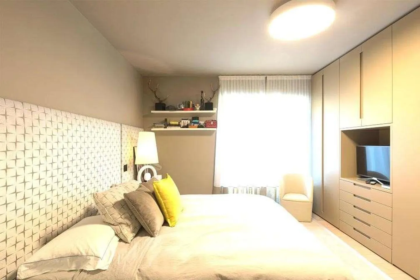 Elegante appartamento a 250 m2 dal lago - Foto 9 di 13