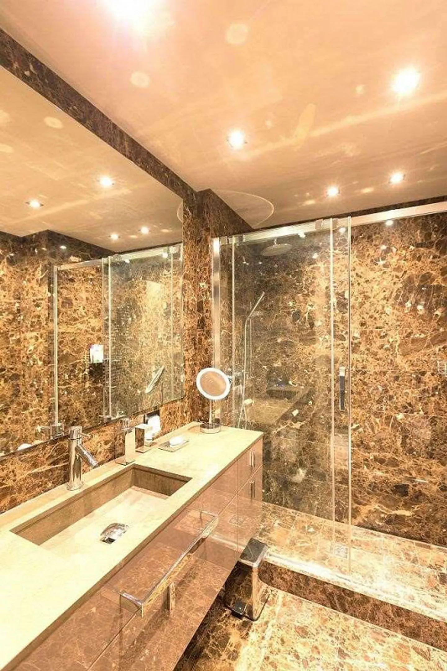 Elegante appartamento a 250 m2 dal lago - Foto 10 di 13