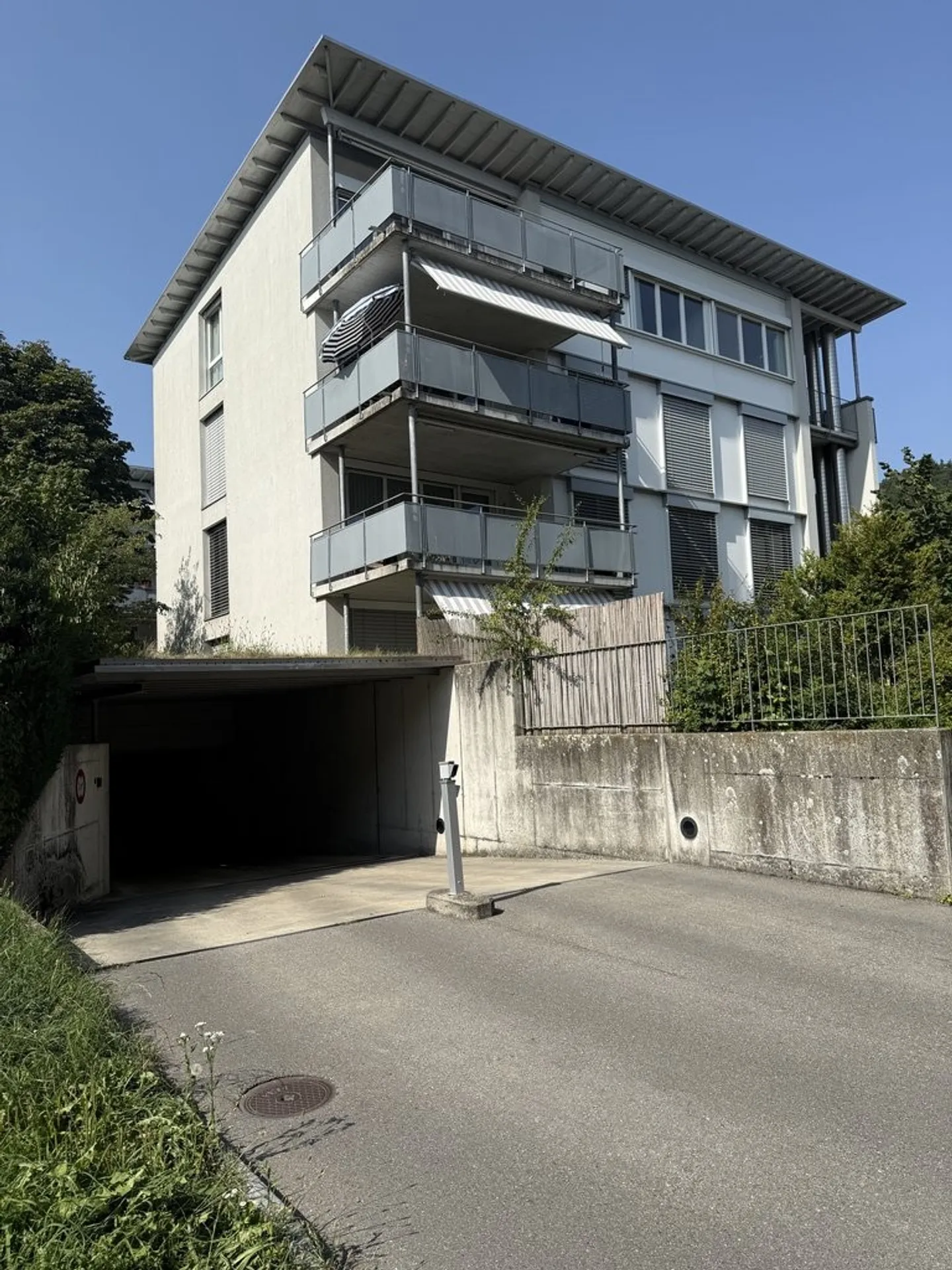 PLACE DE PARKING À LOUER - Photo 2 sur 4