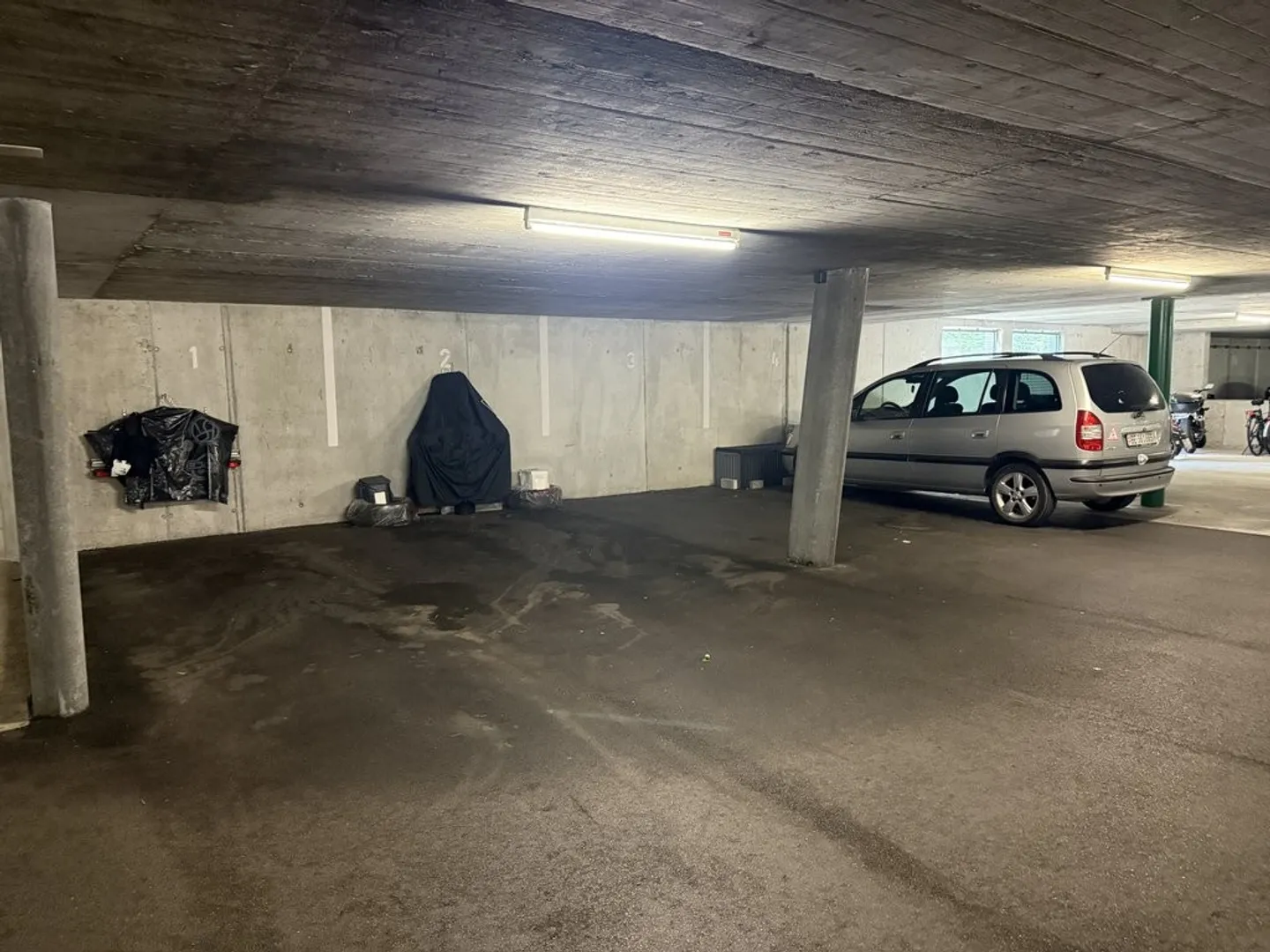 PLACE DE PARKING À LOUER - Photo 4 sur 4