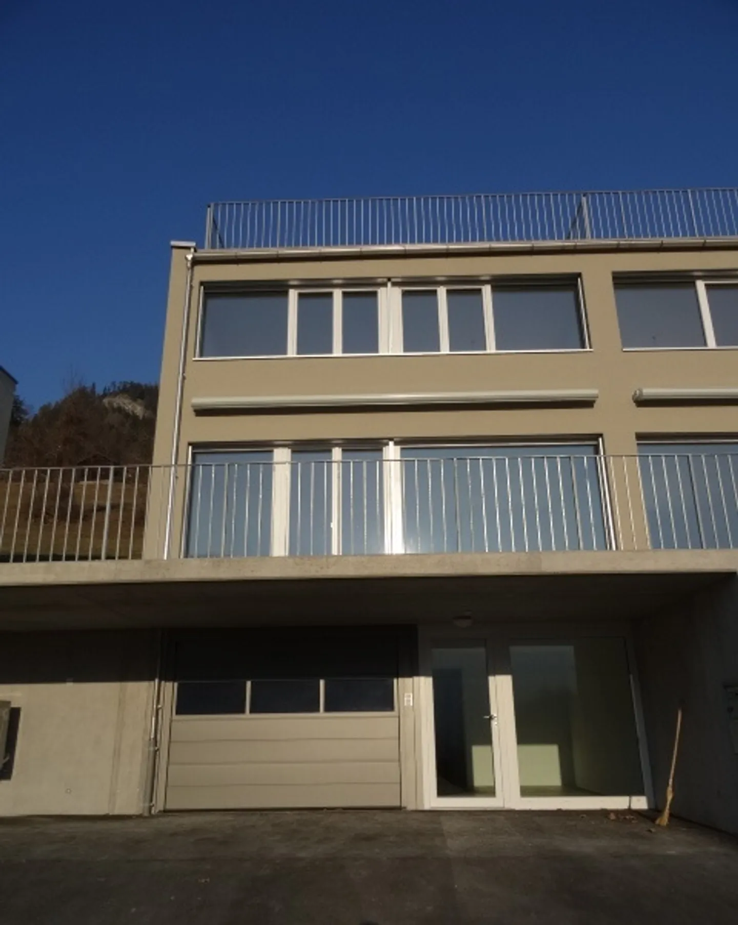 Single-family house in Tomils - Photo 1 of 16
