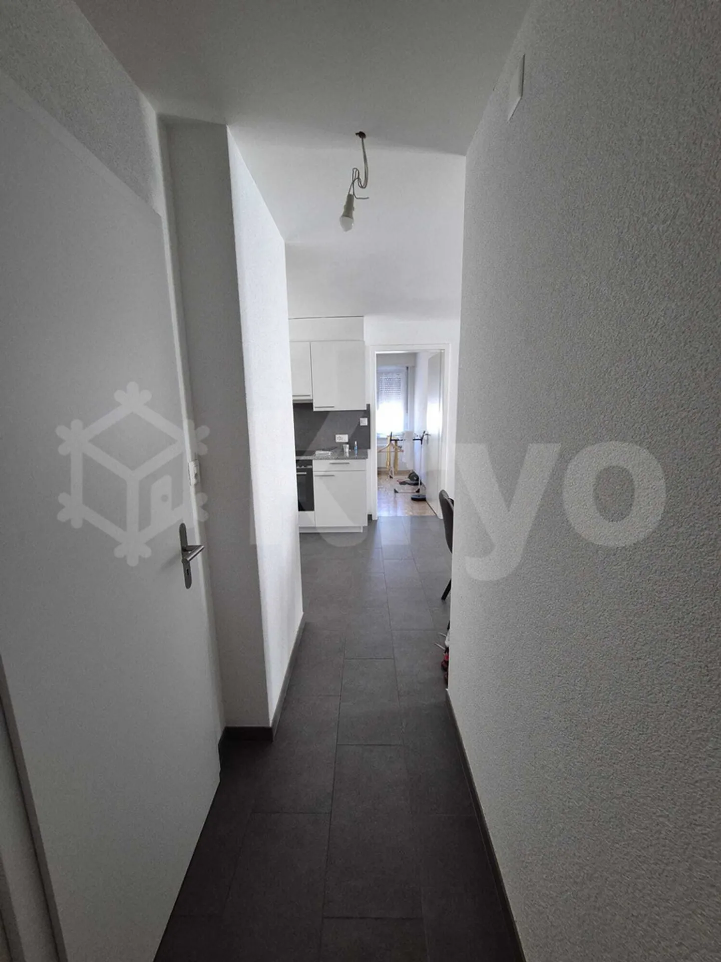 JOLI 3 PIECES MODERNE 1ER ETAGE AVEC ASCENSEUR PROCHE DU LAC  - Foto 5 von 6