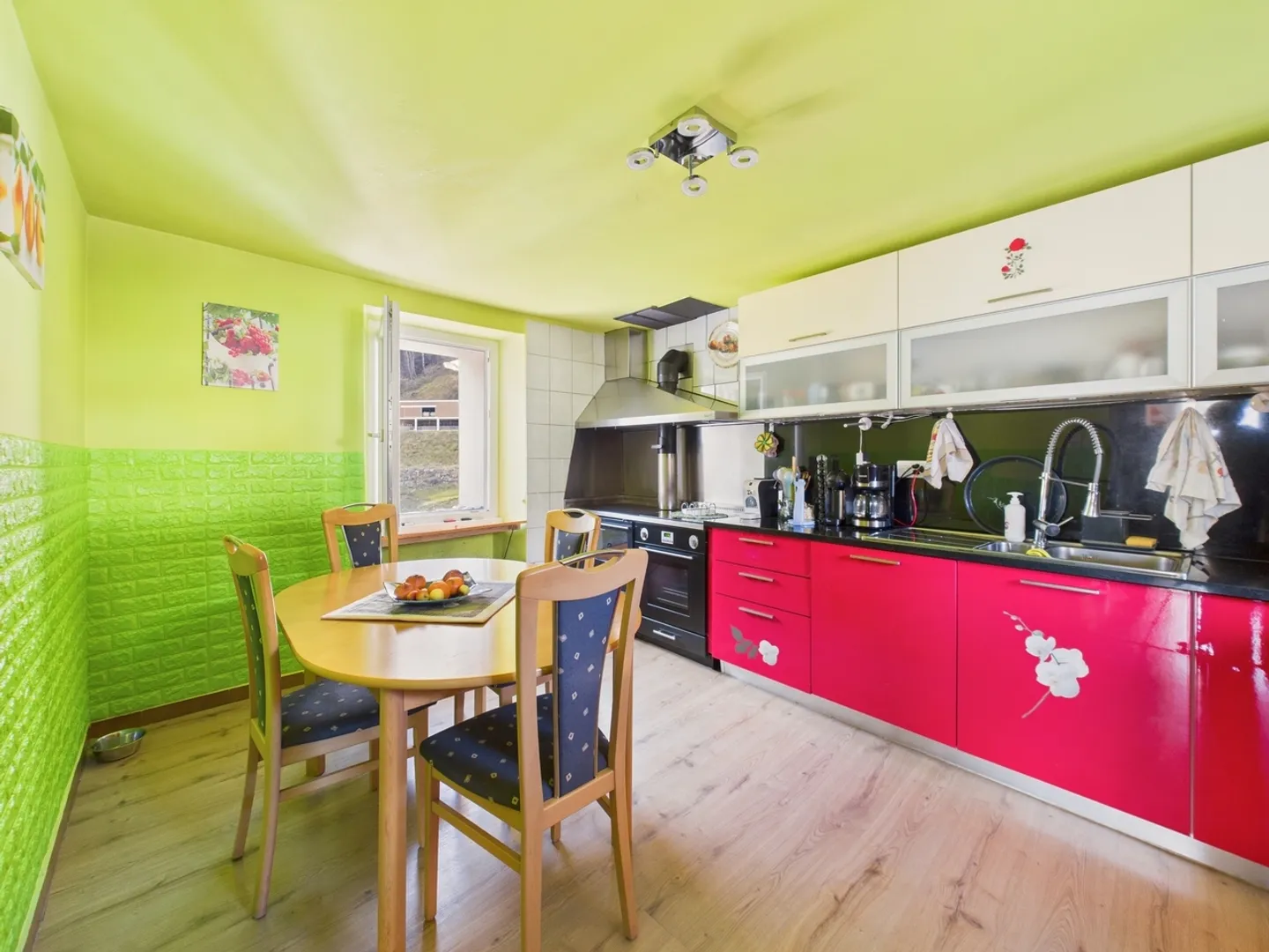 Charmantes Einfamilienhaus in Marolta mit großem Garten - Foto 6 von 13