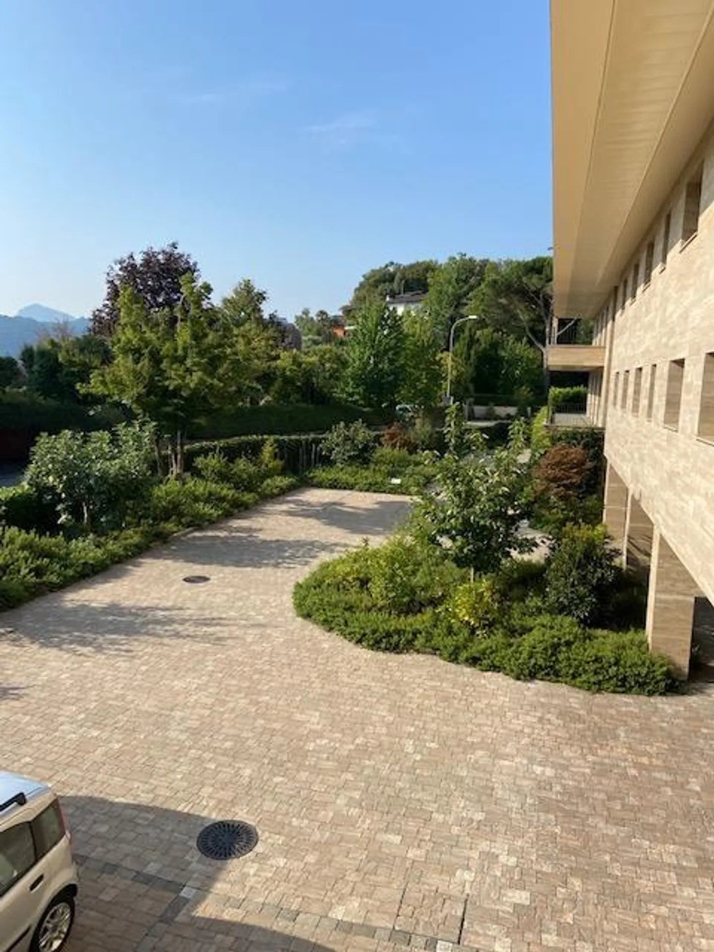 MONTAGNOLA DUE PASSI DA IN ZONA PRIVILEGIATA E TRANQUILLA - Foto 4 di 13