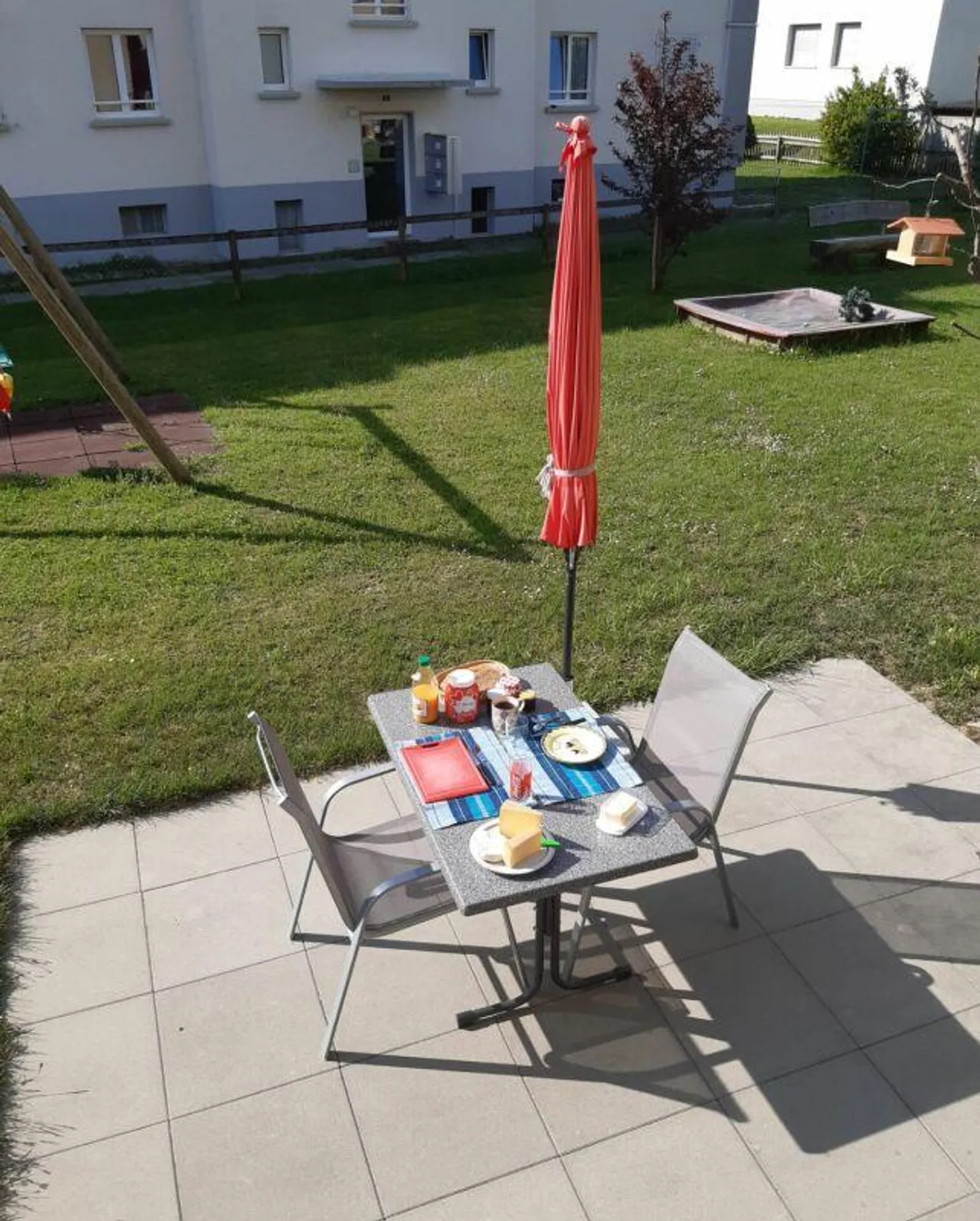 Appartamento luminoso con balcone e area giardino privata - Foto 4 di 13