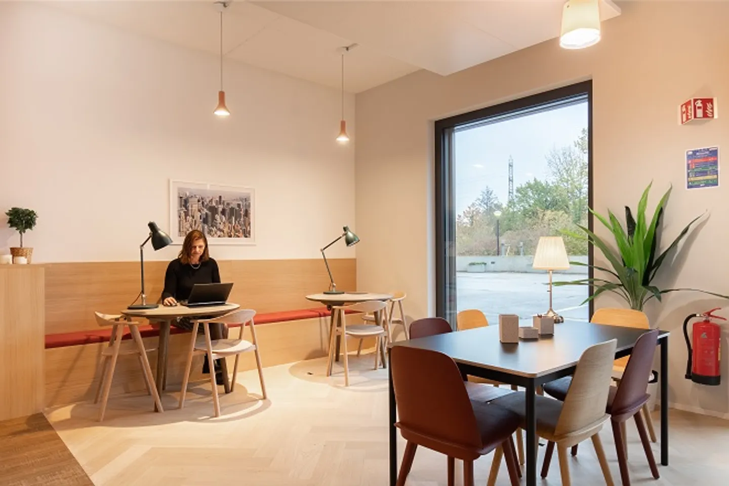 Spazio ufficio aperto per 10 persone presso Regus Airport - Foto 4 di 8