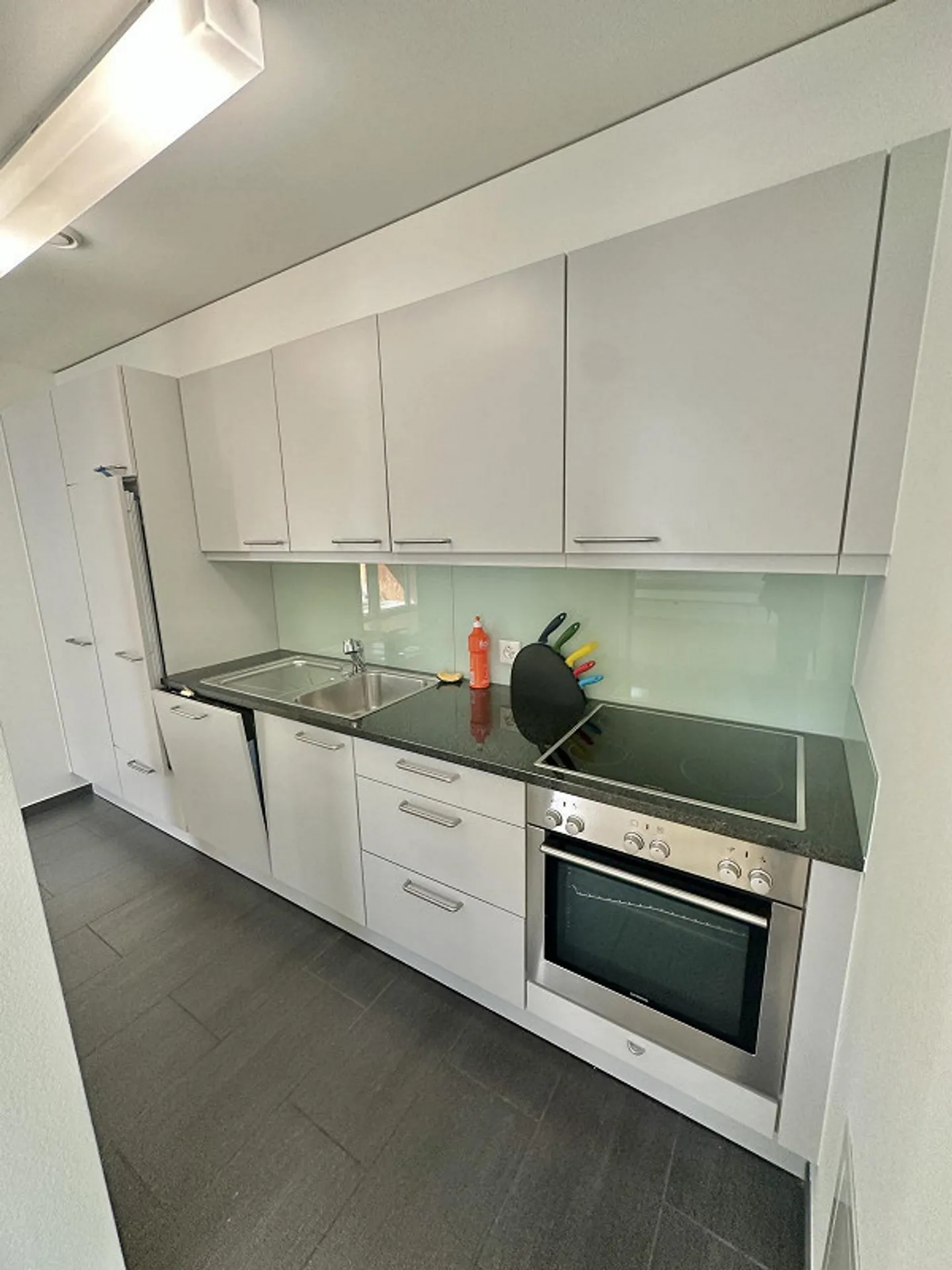 Espace commercial / de pratique lumineux de 78 m² dans le meilleur emplacement à Pfeffingen - Photo 6 sur 7