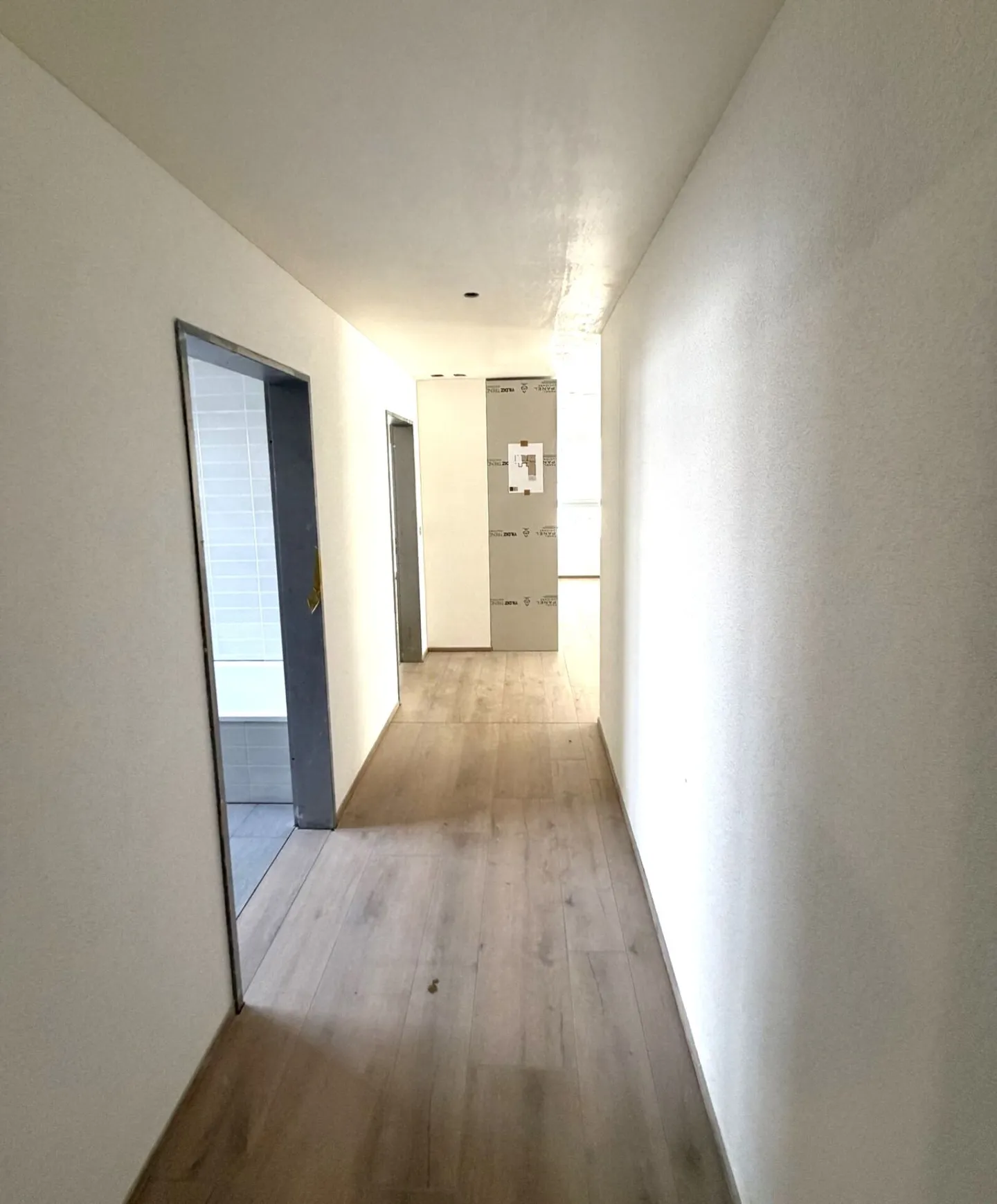 Votre nouveau chez-vous vous attend : appartements modernes dans un nouveau bâtiment à Embrach avec de grands espaces de jardin ou balcons - Photo 3 sur 10