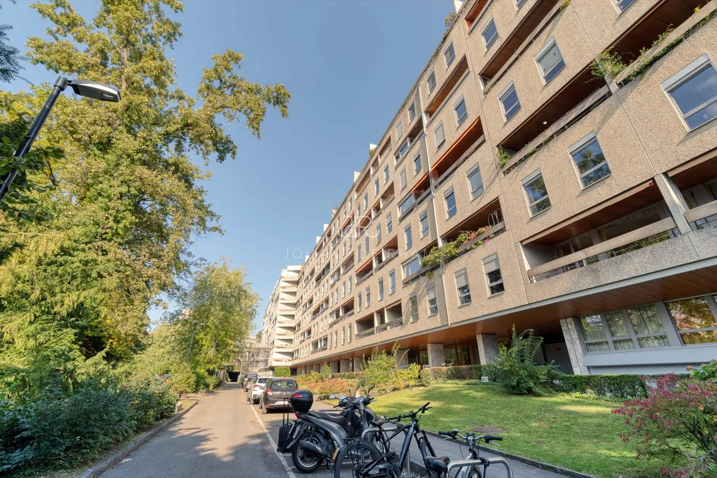 Furnished rental for a limited duration - Photo 1 of 5