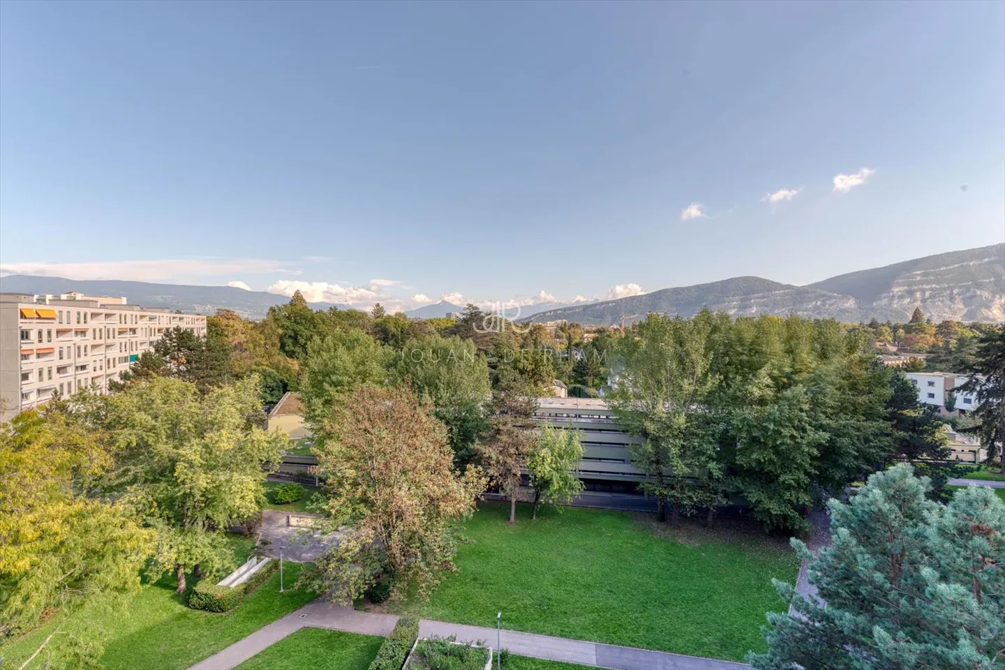 Furnished rental for a limited duration - Photo 2 of 5