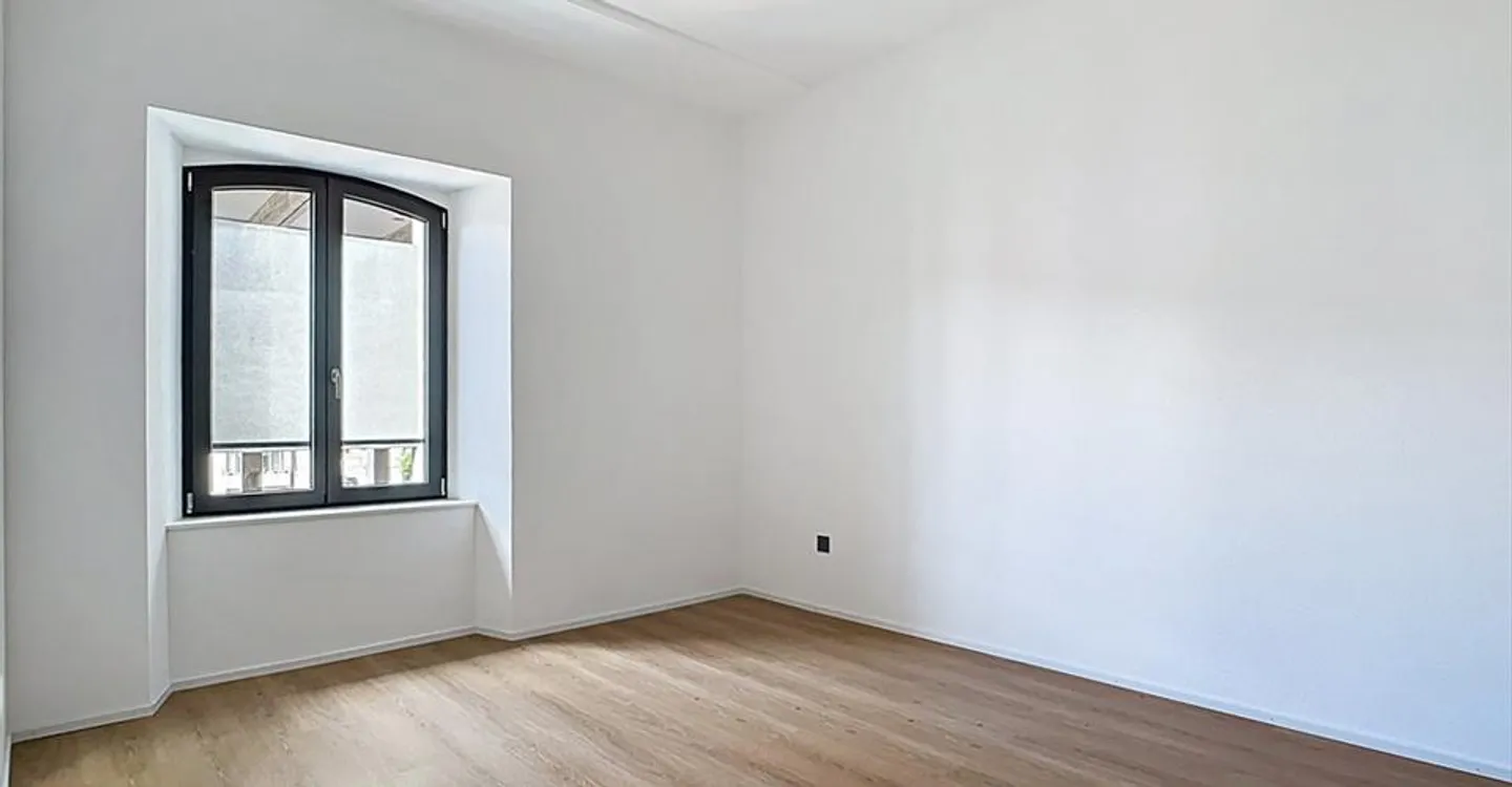 Apartment with framing 2.5 rooms with balcony - Photo 5 of 11