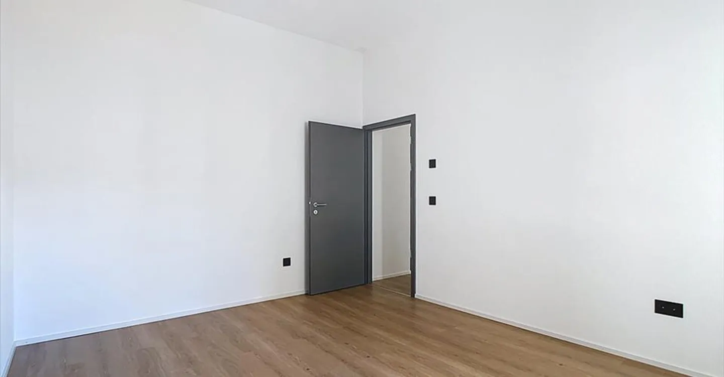 Apartment with framing 2.5 rooms with balcony - Photo 6 of 11