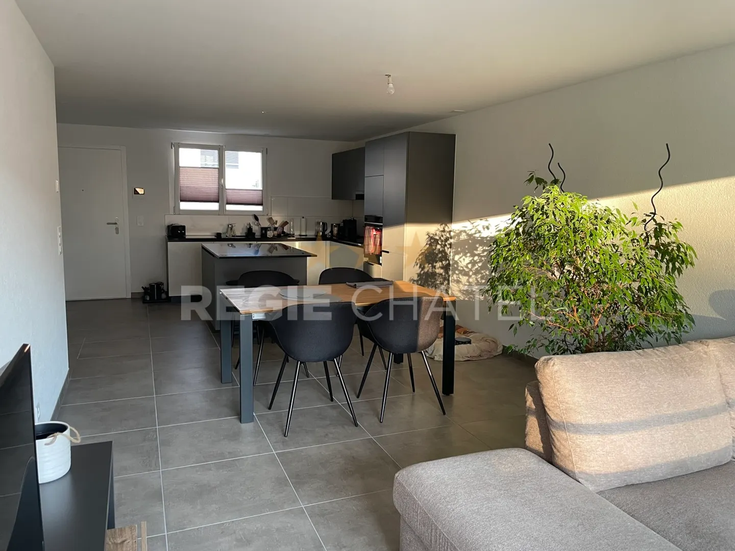Helles 3.5-Zimmer Appartement - Foto 3 von 8