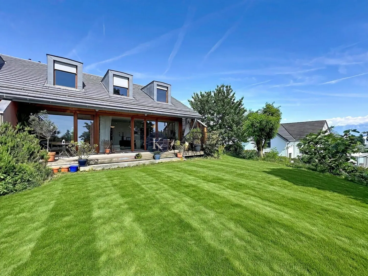 Two-family house with 5.5 rooms, tree-lined garden and sunny terrace - Photo 13 of 13
