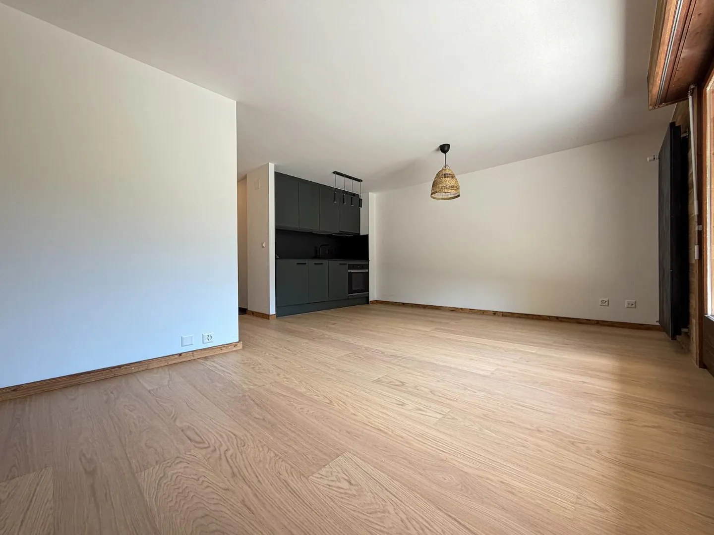 Renovierte Wohnung mit Terrasse - Foto 3 von 13