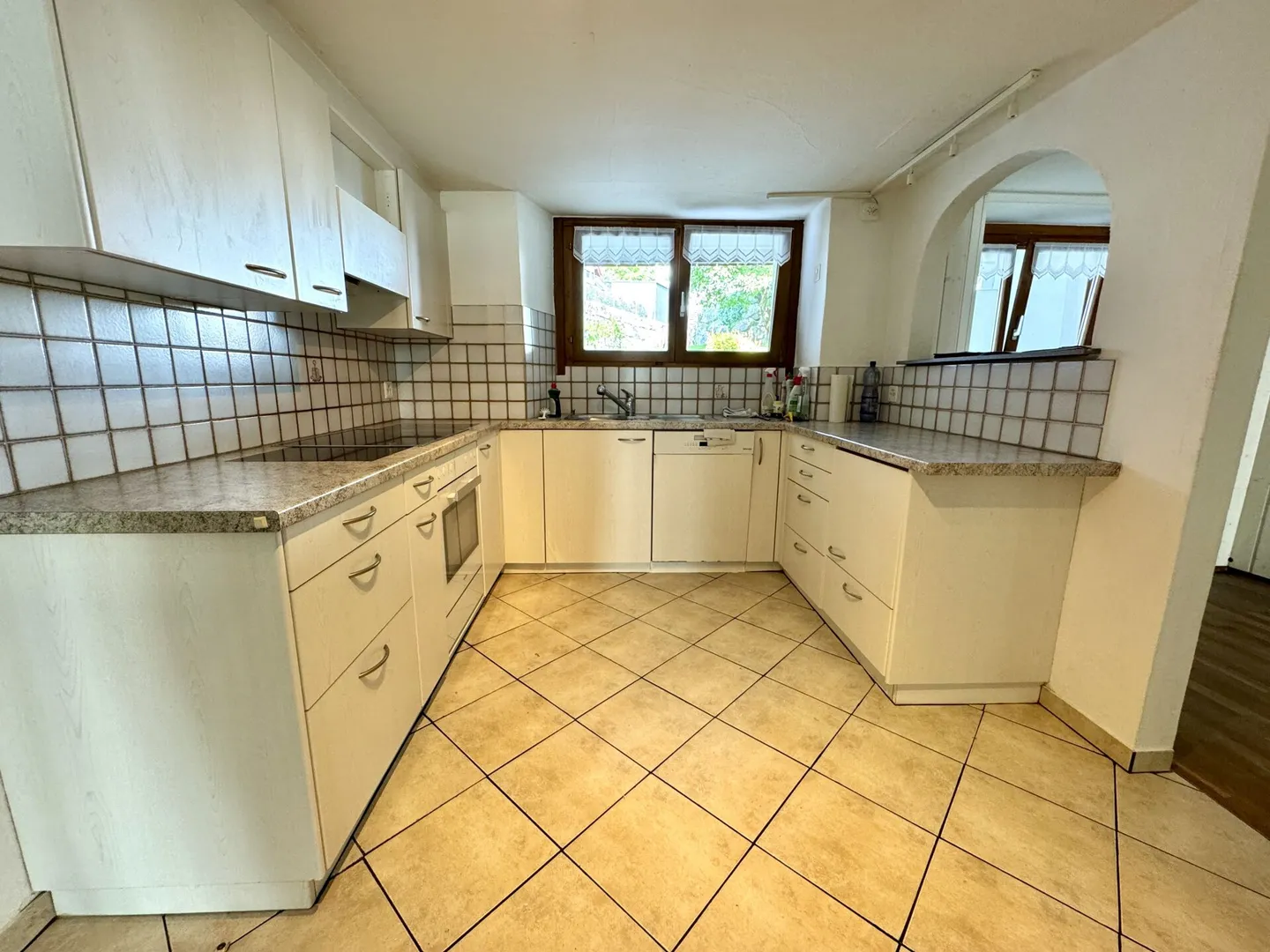 Affascinante casa di 5,5 stanze a Herznach - Foto 4 di 12