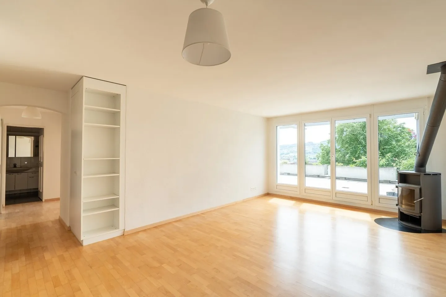 Bright 3.5-room terrace apartment - available immediately - Photo 1 of 12