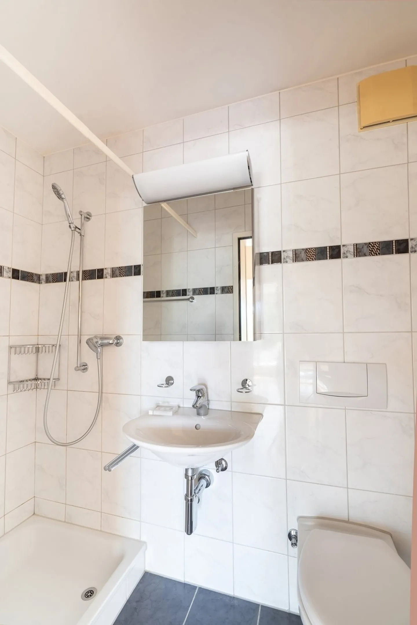 Bright 3.5-room terrace apartment - available immediately - Photo 7 of 12