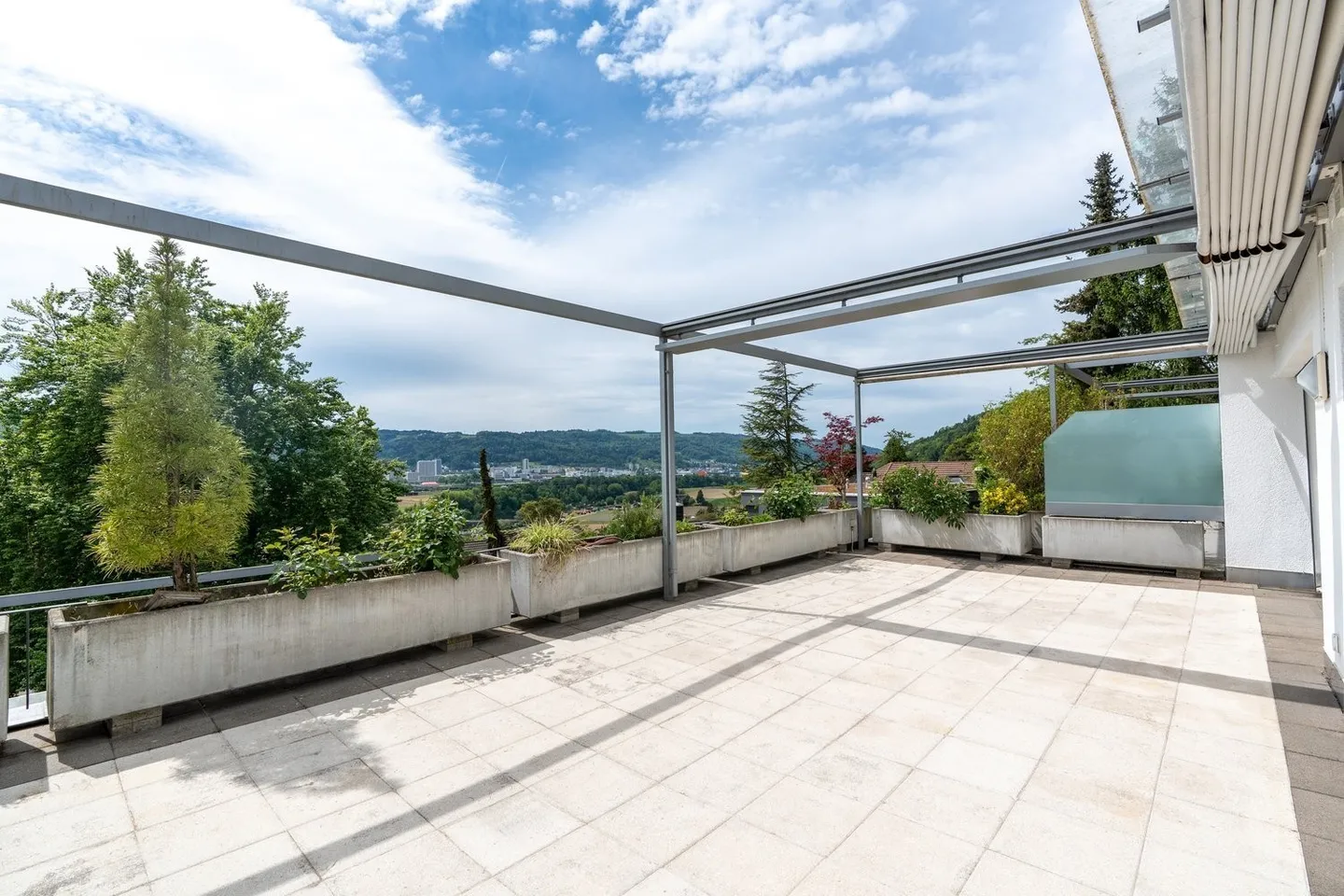 Bright 3.5-room terrace apartment - available immediately - Photo 10 of 12