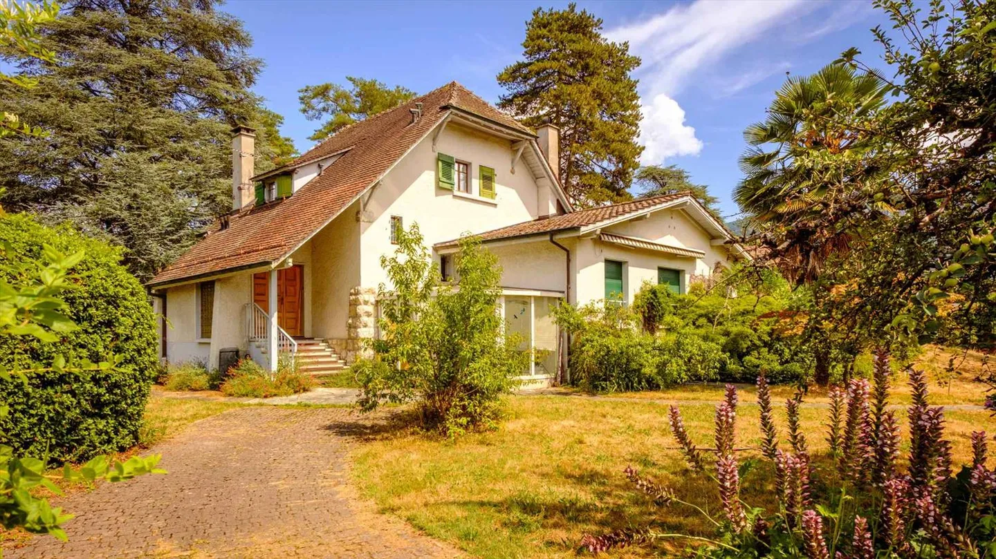 In esclusiva: Proprietà di oltre 4.200 m2 vicino al centro città - Foto 1 di 6