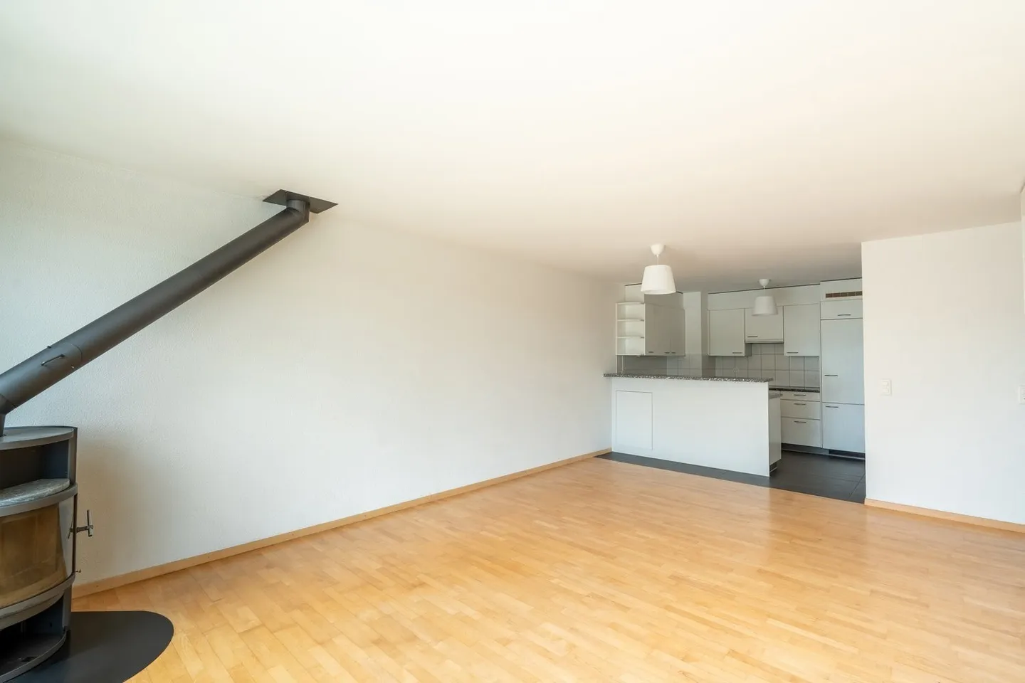 Bright 3.5-room terrace apartment - available immediately - Photo 2 of 12