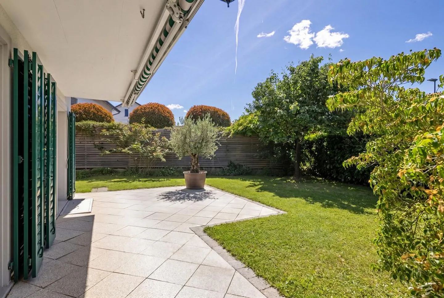 Jonen: Attractive Semi-Detached House with Private Garden - Photo 2 of 2