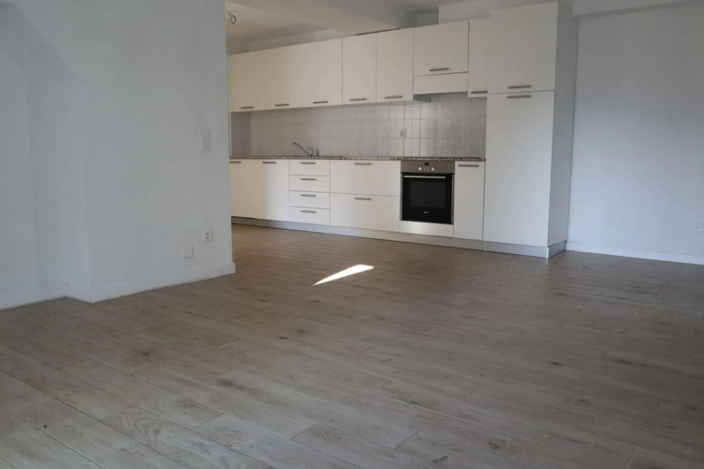 Maison de location intéressante et nouvelle dans le vert, Olivone - Photo 3 sur 5