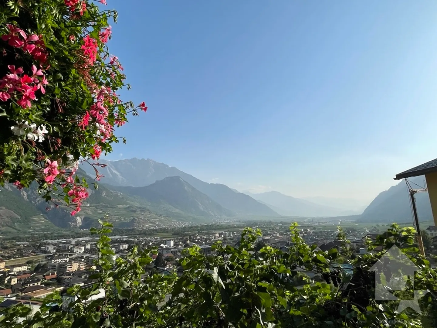 Apartment 4.5 rooms with 128m2 and garden of 325m2 and 2 parking spaces - Photo 3 of 7