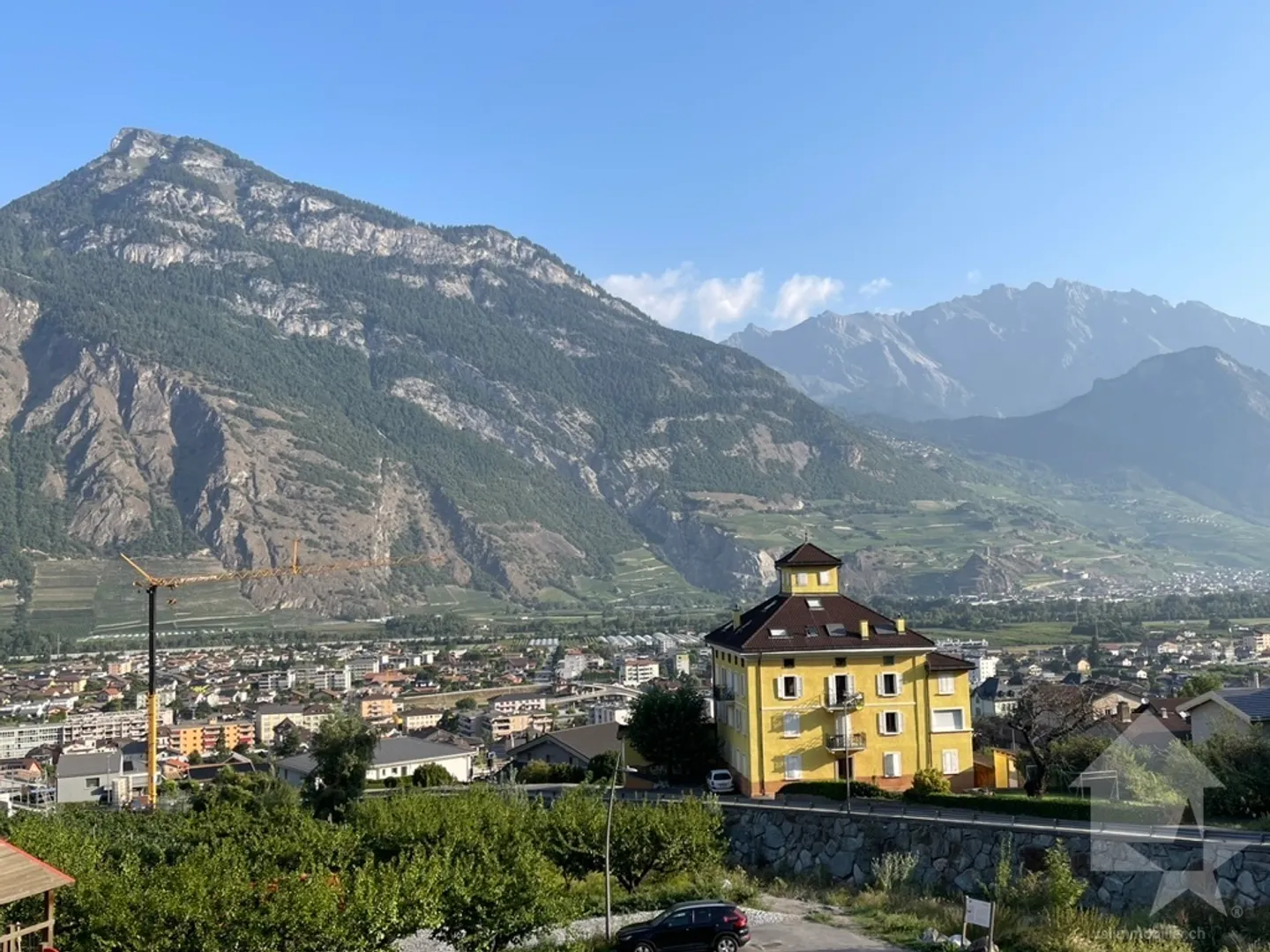 Apartment 4.5 rooms with 128m2 and garden of 325m2 and 2 parking spaces - Photo 4 of 7