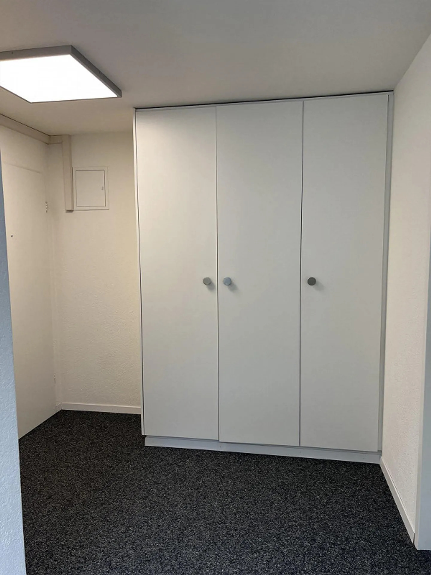 Office space in Schaffhausen agglomeration - Photo 5 of 11