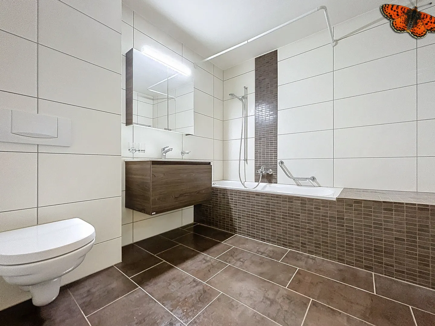 Charming Apartment in Quiet Area - Photo 5 of 6