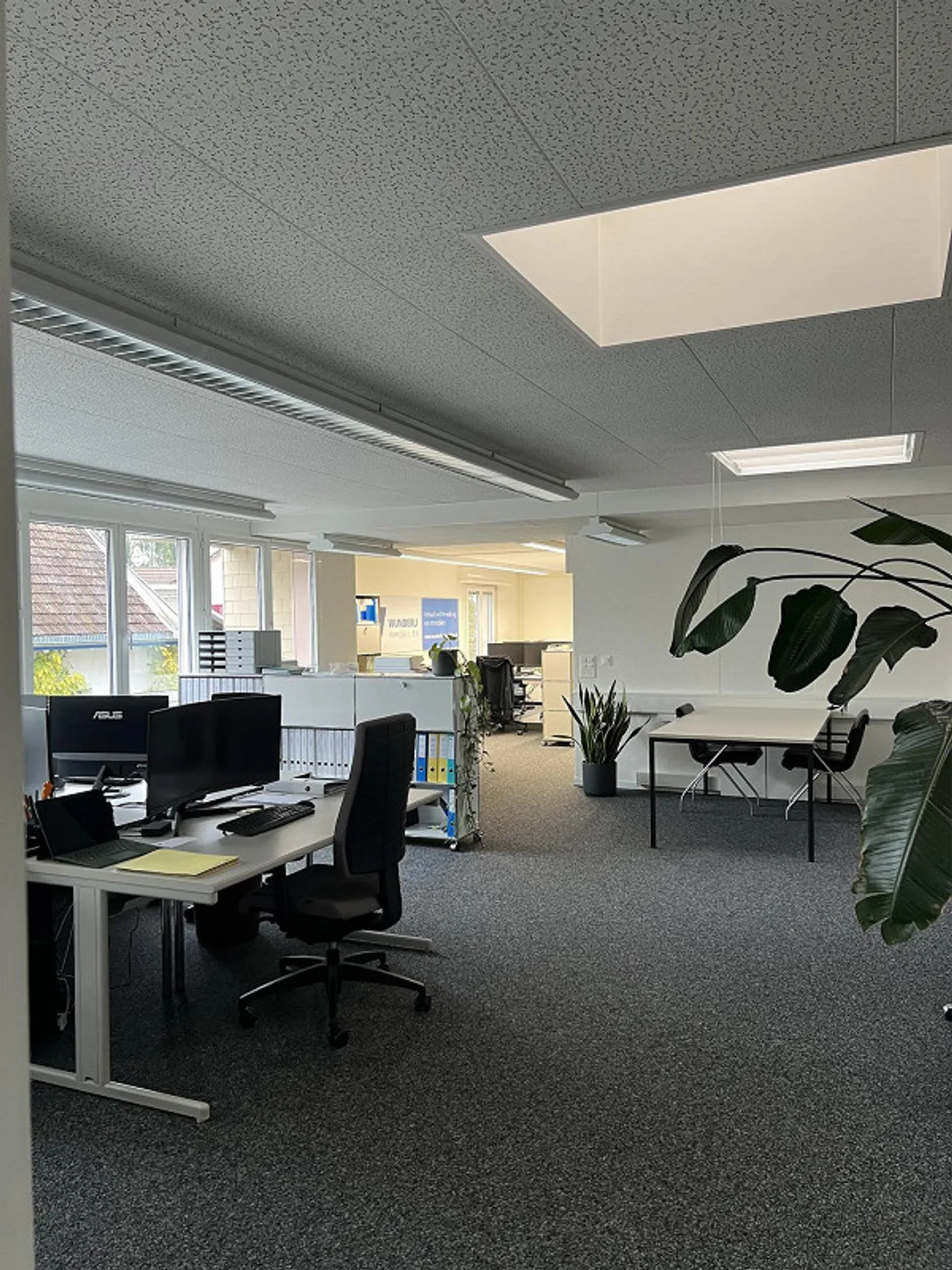 Office space in Schaffhausen agglomeration - Photo 10 of 11