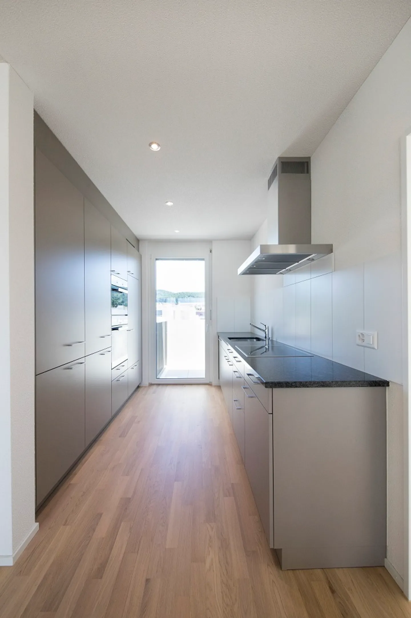 Moderne und zentral 4.5-Zimmerwohnung zu vermieten - Foto 3 von 5