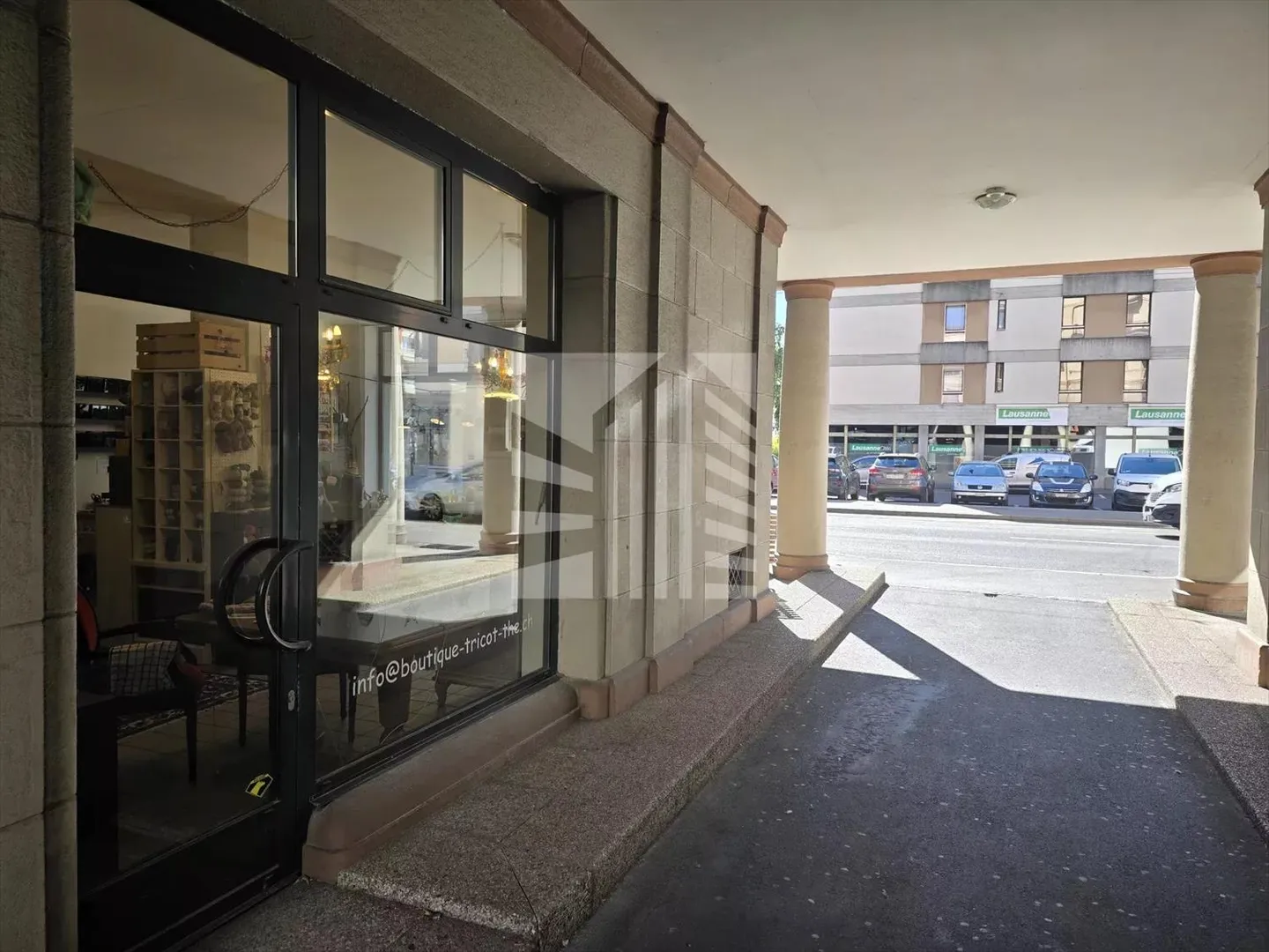 Locale di 80 m² nel centro città - Foto 2 di 9